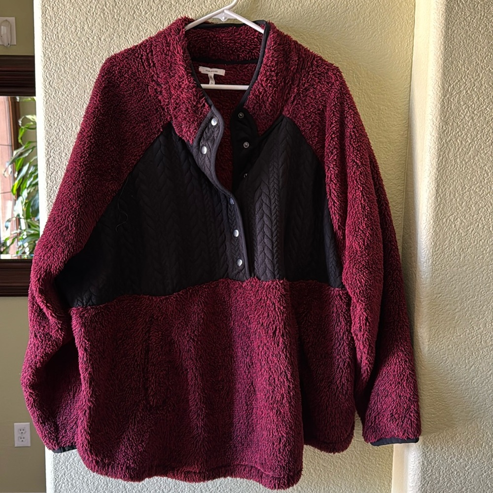 Warm and cozy pullover jacket. Size 3x. Worn once.
